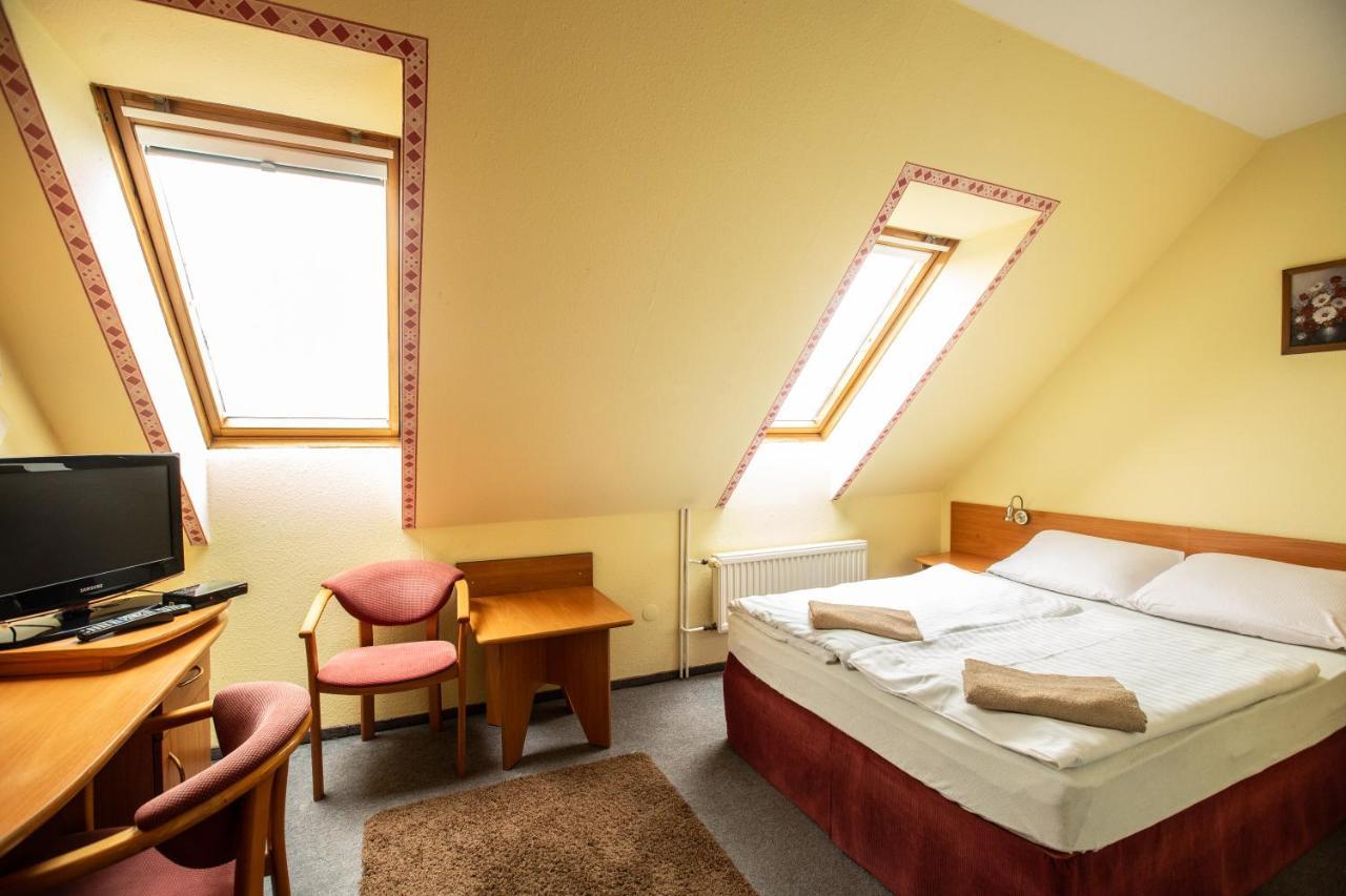 Hotel Margo Cedynia Екстер'єр фото